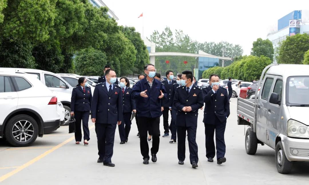 隨州市稅務(wù)局與程力汽車集團(tuán)共同舉辦“減稅費(fèi)優(yōu)服務(wù)，助復(fù)產(chǎn)促發(fā)展 ”